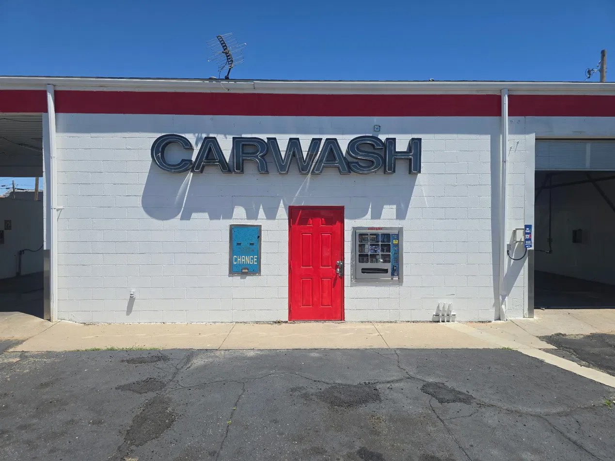 Car wash — entrance and change station